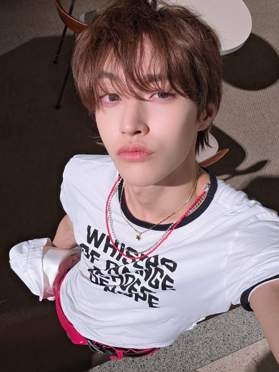 1bin_b1ack's tweet photo. 이 얼굴로 컴백하는데 절대 성공. https://t.co/WkQWNt1xCT