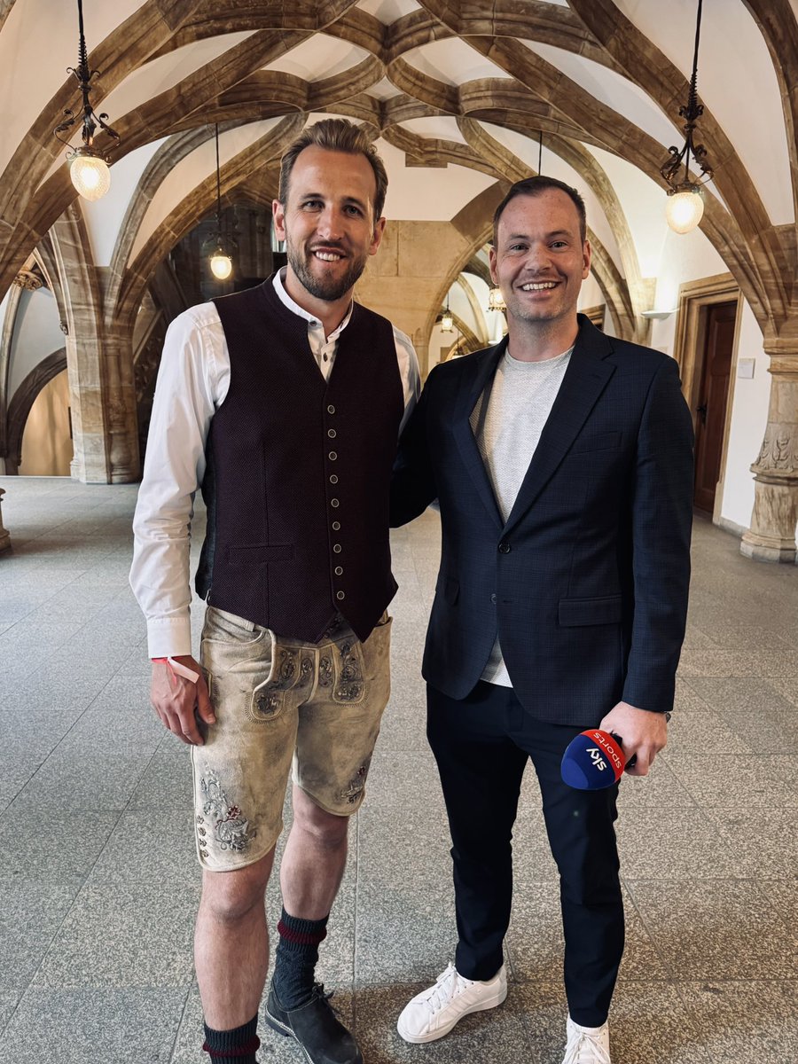Paul Gilmour (@skysportspaulg) on Twitter photo A pleasure to hear from a <a href="/Bundesliga_DE/">BUNDESLIGA</a> champion! Hear from England captain Harry Kane on <a href="/SkySportsNews/">Sky Sports News</a> platforms.
Beautiful setting in the spectacular Munich Town Hall building #FCBayern A pleasure to hear from a <a href="/Bundesliga_DE/">BUNDESLIGA</a> champion! Hear from England captain Harry Kane on <a href="/SkySportsNews/">Sky Sports News</a> platforms.
Beautiful setting in the spectacular Munich Town Hall building #FCBayern