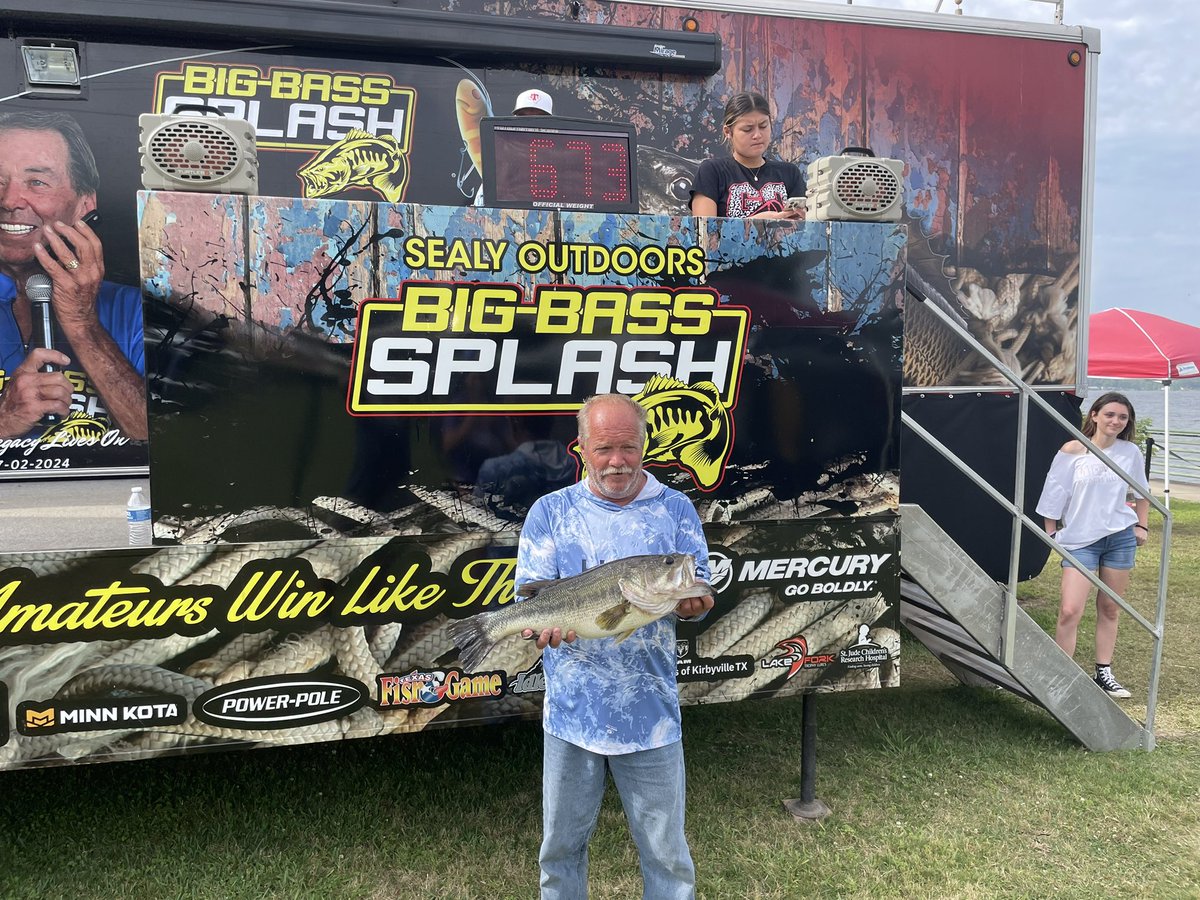 Kicks 105 tweet media