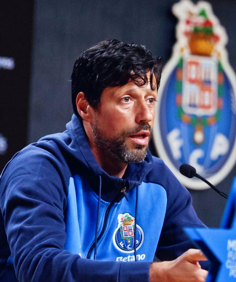 abracadeirapt's tweet photo. Vitor Bruno poderá suceder Carlos Carvalhal no SC Braga, avança @correiodominho. https://t.co/jugR7zuzRl