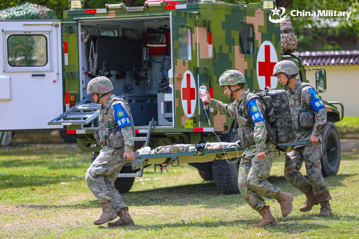 ChinaMilBugle's tweet photo. Combat Support: #Photos show #soldiers assigned to a brigade under the Chinese #PLA 72nd #GroupArmy conducting a combat support training exercise. #Chinamilitary https://t.co/iHU6qsbG14
