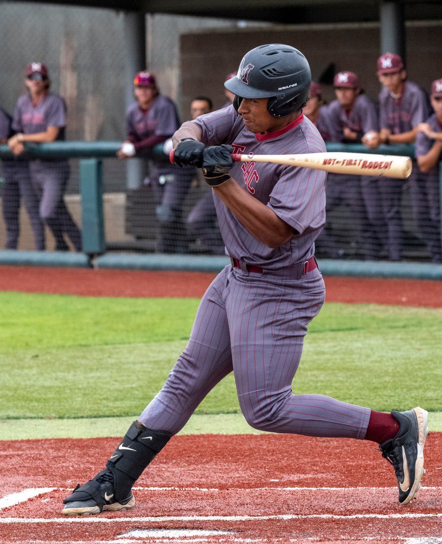 I’ve never seen a more perfect Bat graphic swing in my life….