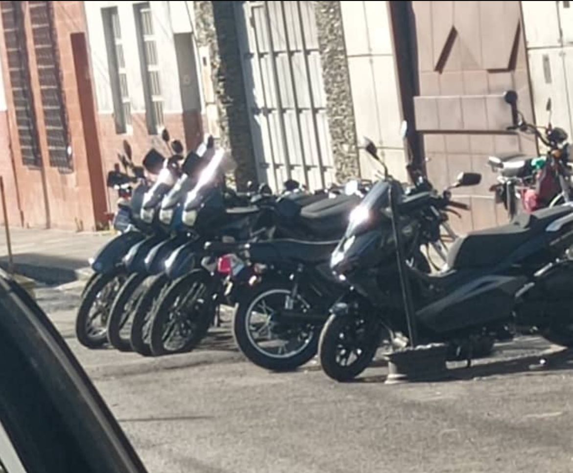 El señor Defensor del Pueblo <a href="/aruizddp/">Alfredo Ruiz</a> debería enviar personal a constatar esa situación, consultar también a los vecinos y evaluar los daños y perjuicios que le causan a la familia del profesor Barreto y a sus vecinos. <a href="/VictorRagoA/">Víctor Rago Albujas</a> <a href="/APUCV/">APUCV</a> <a href="/OACNUDH/">OACNUDH</a> <a href="/cidh/">CIDH - IACHR</a> <a href="/VivaLaUCV/">Viva la UCV</a> <a href="/KarimKhanQC/">Karim A. A. Khan KC</a>