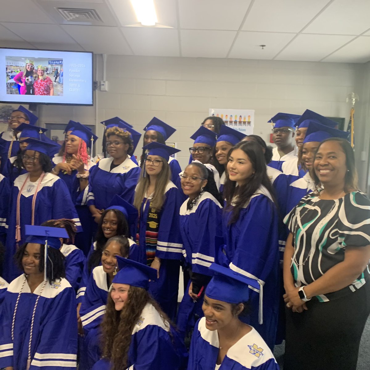 KenyattaFred1's tweet image. Full circle moment❤️ My first group of students at Powder Springs as an AP graduate this year! #lovetoleadhere! 
#PSEistheplacetobe @PowderSpringsES @HillgroveWBL @McEachernHigh