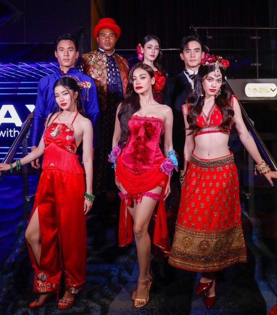 The powerful team 🌹

NATARAJA NOMINEE ENGFA
#นาฏราชครั้งที่16 <a href="/EWaraha/">Engfa Waraha (ตัวจริง)</a>