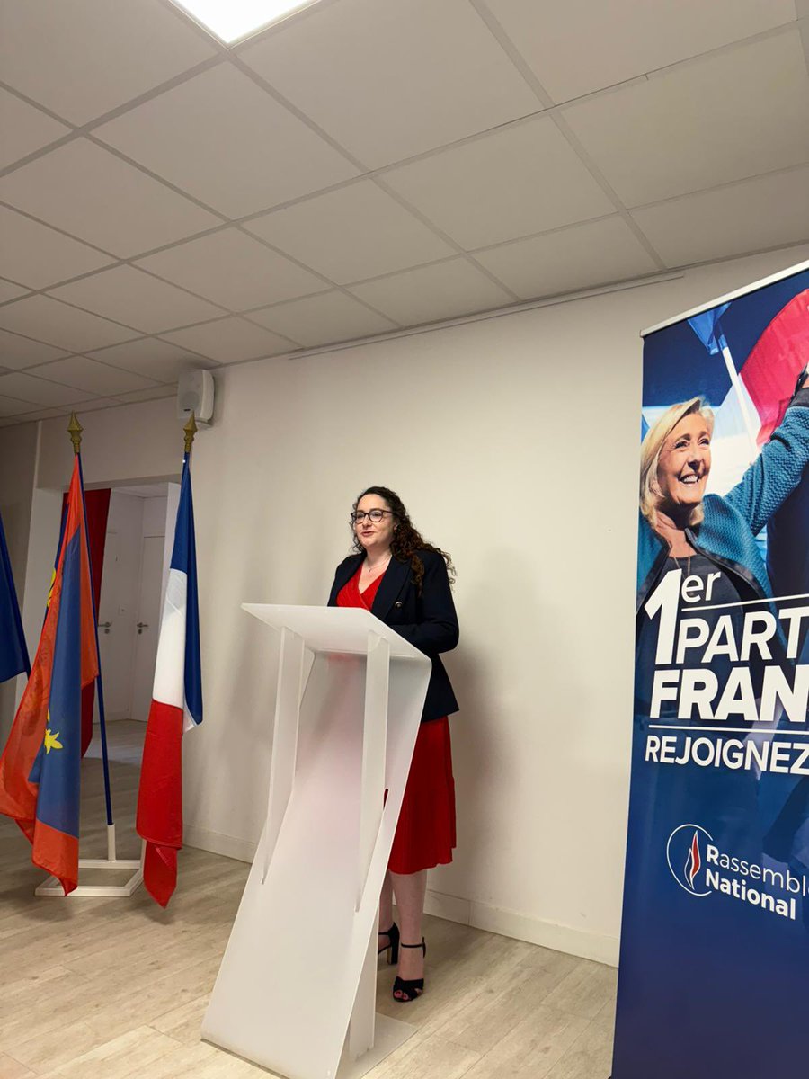 Merci à <a href="/Aurore1149/">Aurore Lahondès Ⓜ️</a> , à nos militants et sympathisants du <a href="/rn_maineetloire/">RN - Maine-et-Loire (49)</a> pour leur présence lors de cette réunion publique tenue à Angers.
« L’Union européenne profite de tous les prétextes pour s’accaparer les compétences qui ne lui reviennent pas : santé, énergie, affaires