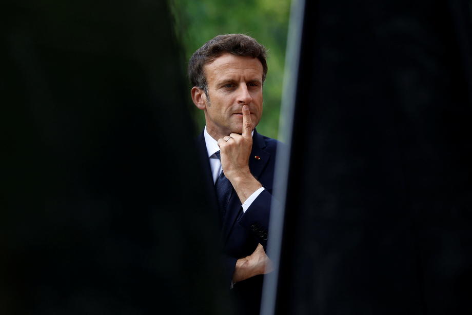 Mario Nawfal (@marionawfal) on Twitter photo 🇷🇴 IS MACRON INTERFERING IN ROMANIA’S ELECTION?
Romania’s presidential race just got messier.
Telegram CEO <a href="/durov/">Pavel Durov</a> revealed a Western European government — “guess which 🥖” — asked him to silence conservative Romanian voices ahead of today’s vote.
He refused. “You can’t 🇷🇴 IS MACRON INTERFERING IN ROMANIA’S ELECTION?
Romania’s presidential race just got messier.
Telegram CEO <a href="/durov/">Pavel Durov</a> revealed a Western European government — “guess which 🥖” — asked him to silence conservative Romanian voices ahead of today’s vote.
He refused. “You can’t