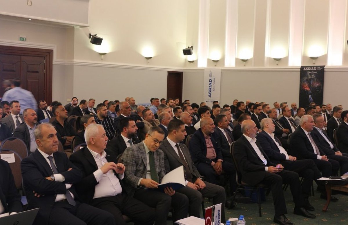 tanerhan65's tweet photo. ASRİAD Van Şubesi olarak yönetim kurulu üyelerimizle birlikte Kızılcahamam’da düzenlenen III. Meclis Toplantısına katıldık.
“Küreselden Yerele” vizyonuyla yapılan bu kıymetli buluşma, teşkilatlarımızın geleceği adına umut verici bir atmosfer sundu.
Birlikte güçlüyüz.
#ASRİADÜçüncüMeclis #Teşkilatlanma #ÖnceNitelik