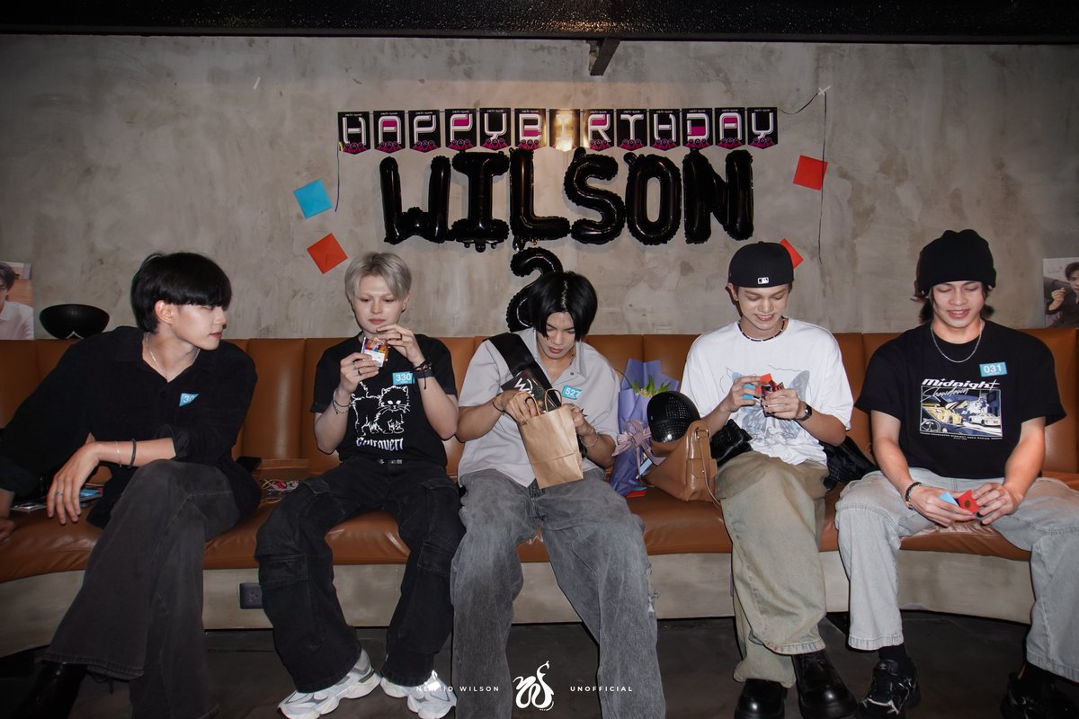 wilsonarchive_'s tweet photo. [🎮] WILSON GAME

Our New:ID boys are complete today as we celebrate the Birthday Cupsleeve Event of their ‘kuya’ with us. This is a moment truly worth remembering 💙

PLAYER 527 DAY 

#WilsonOnLevel24 #Wilson_Game
#NEWID_WILSON #WILSON
#New_ID @official_newID https://t.co/XIwaOHA63c