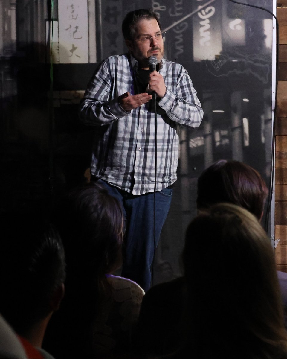 Crystal_Eise's tweet photo. @darrensechrist from the @dungee_the_cat_comedy return 🤌 @elbowroomcomedy
#canon #canonphotography #photography #photo #ctcomedy #connecticutcomedy #comedy #connecticut https://t.co/BQMUhtODIh