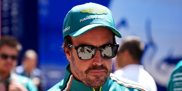 ElReyGuiri's tweet photo. Alonso: "No es justo. Increíble. 100 carreras, solo 99"

"Una de 99 será suficiente. Tiene que ser la 1 de 100" https://t.co/WtNYGuubRB