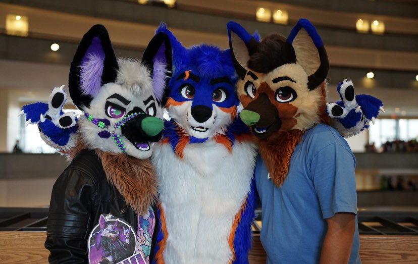 CorgiCc's tweet photo. Paciulo FWA2025 Fursuit Sibling Meet-up! @Paciuloo ,@ItsRokko πΈ , @StitchesFox #furry #FWA #FWA2025 #furryweekendatlanta #tavithefruitbat https://t.co/bPXeUeNenp