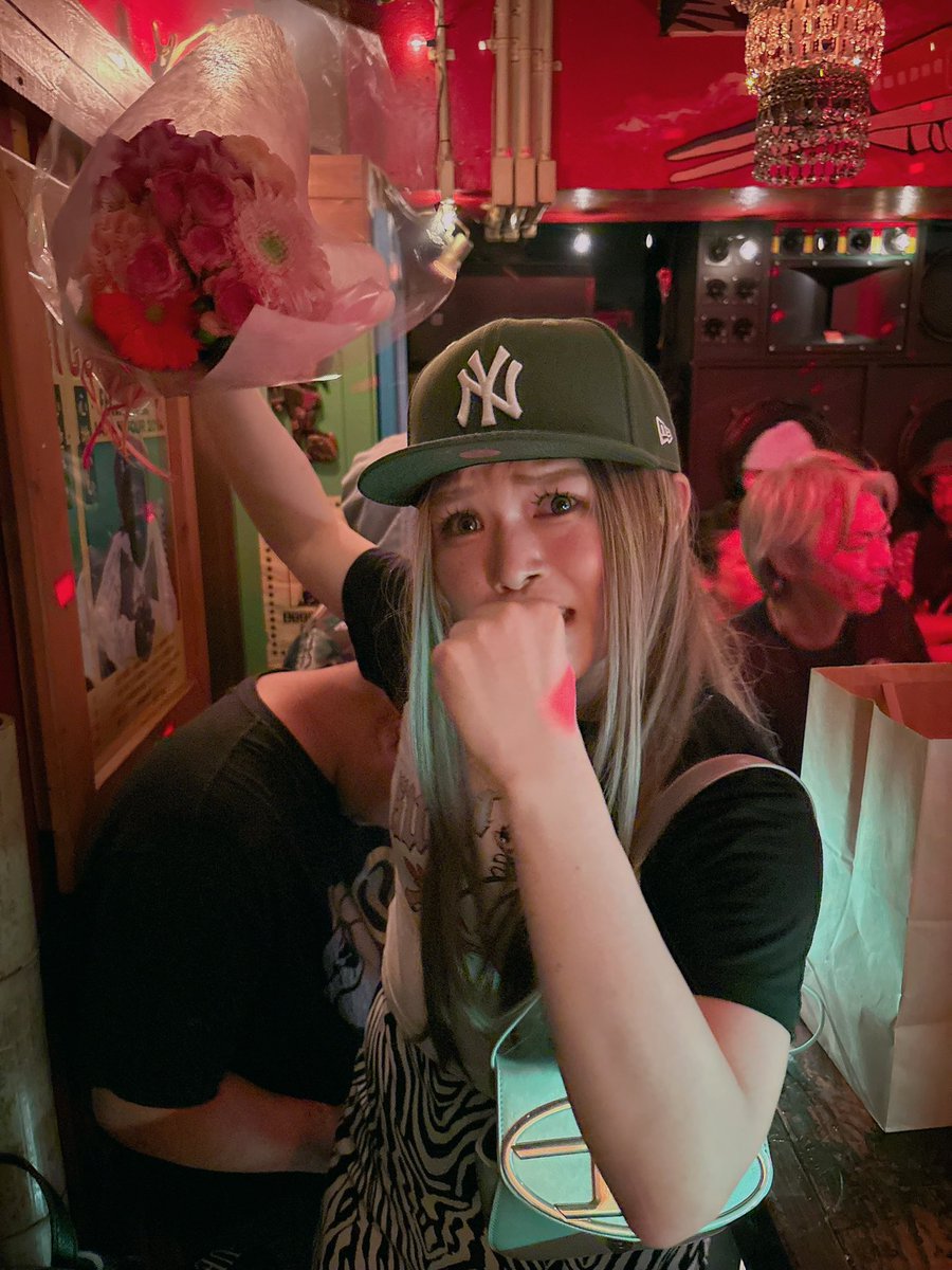 dancer_misakey's tweet photo. 人権失うほどのタバコ臭撒き散らして乗る電車何年ぶりやろ😂😂😂
楽しすぎたーっ🩷🩷🩷🩷
彩ちゃんお疲れ様🩷JAMDUNG最高だっ https://t.co/STywOyDp82