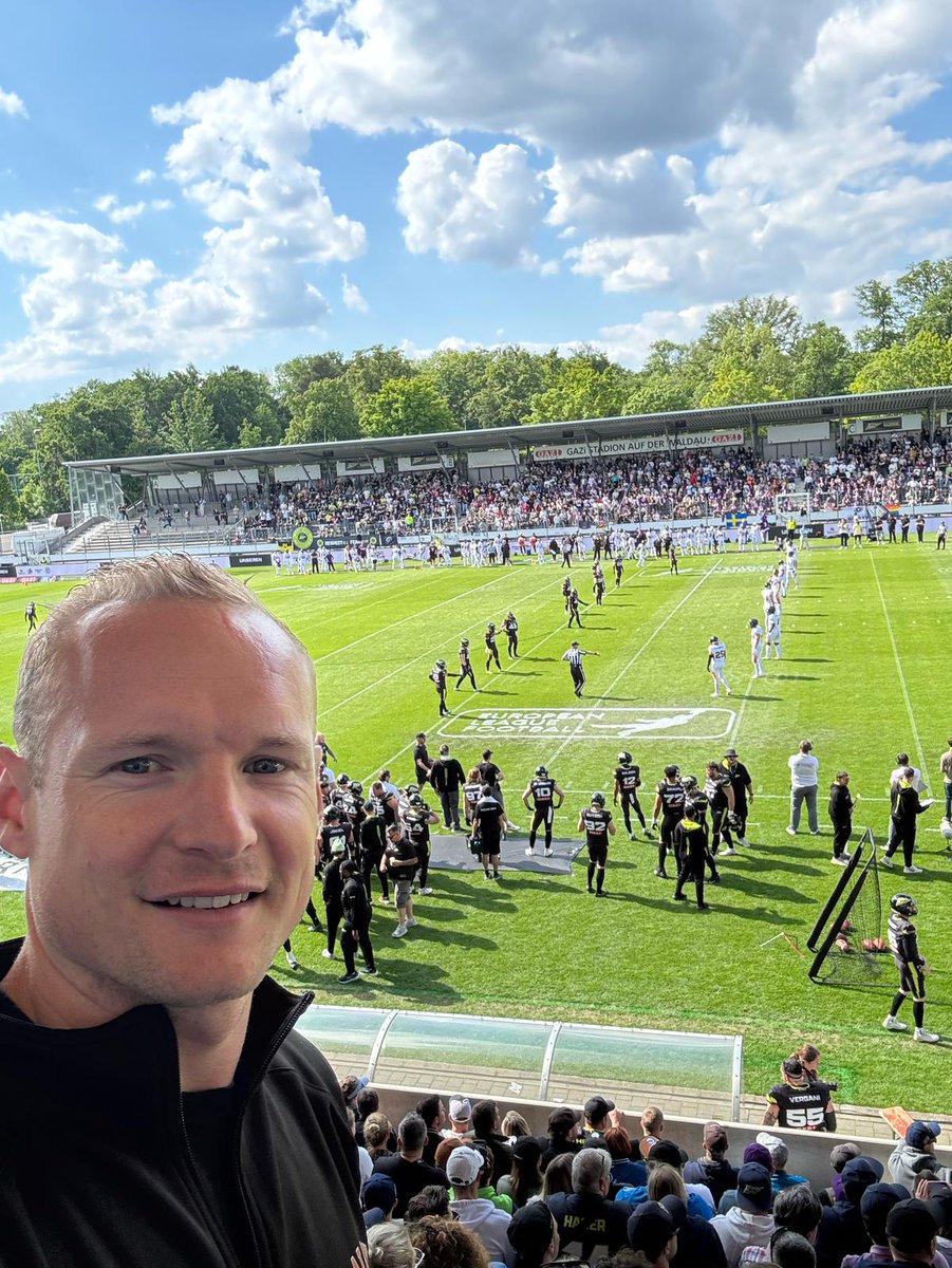 Sebastian Rode (@sebastianrode20) on Twitter photo Gestern Fußball, heute American Football! Im Gazi-Stadion Frankfurt Galaxy gegen Stuttgart Surge – Daumen für #Frankfurt sind wieder gedrückt.👍🏻 #FrankfurtGalaxy <a href="/FFM_Galaxy/">Frankfurt Galaxy</a> Gestern Fußball, heute American Football! Im Gazi-Stadion Frankfurt Galaxy gegen Stuttgart Surge – Daumen für #Frankfurt sind wieder gedrückt.👍🏻 #FrankfurtGalaxy <a href="/FFM_Galaxy/">Frankfurt Galaxy</a>