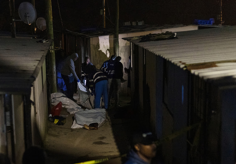 Intelligency225's tweet photo. Le vendredi 16 mai 2025, une fusillade tragique a éclaté dans le township d'#Umlazi, au sud de #Durban, en #SouthAfrica 🇿🇦. L’incident s’est produit aux alentours de 21h00 dans le camp informel de #Zamani, section U.
https://t.co/WRFJNVRlkM https://t.co/W4k01nXxGe