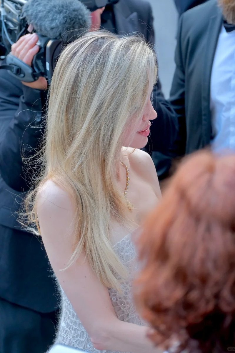 HanMu604's tweet photo. angelina jolie at #Cannes2025 https://t.co/RWzN1t2oal