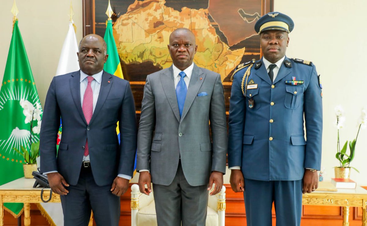 Honoré d'avoir pris part, aux côtés de mon Ambassadeur SEM <a href="/ImmongaultR/">Immongault Regis</a>, à l'audience officielle que nous accordé le Président de la République, Chef de l'État, SEM <a href="/oliguinguema/">Brice Clotaire Oligui Nguema</a>. Un compas stratégique ambitieux en faveur du développement du #Gabon. <a href="/PresidenceGA/">Présidence de la République Gabonaise</a> <a href="/ZitaOligui/">Zita Oligui Nguema</a>