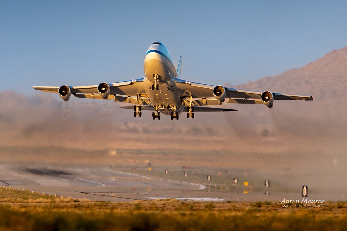 maurer8photo's tweet image. I really miss the days NASA Armstrong had more aircraft at Palmdale, especially SOFIA.  A 747SP with a telescope inside.  Incredible feat of engineering that accomplished some cool science!

#sofia #n747na #nasa