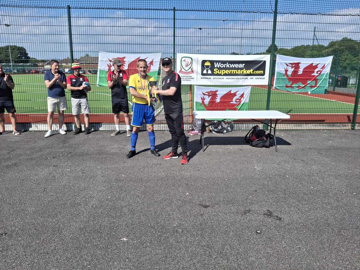 WalesVets's tweet photo. *OVER 45s CUP FINAL*

FULL TIME - Four unanswered goals see @town_40 run out comfortable winners in a the sweltering heat at @CardiffUniSport Llanrumney 

Briton Ferry Llansawel  0-4 Barry Town

#VetsFootball ❤️🏴󠁧󠁢󠁷󠁬󠁳󠁿⚽️ https://t.co/tAaO6AYlsb