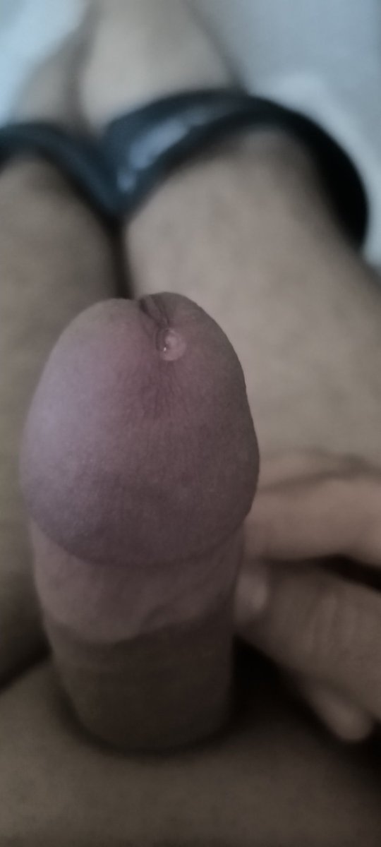 Dilini kullanarak suyunu emecek yok mu?