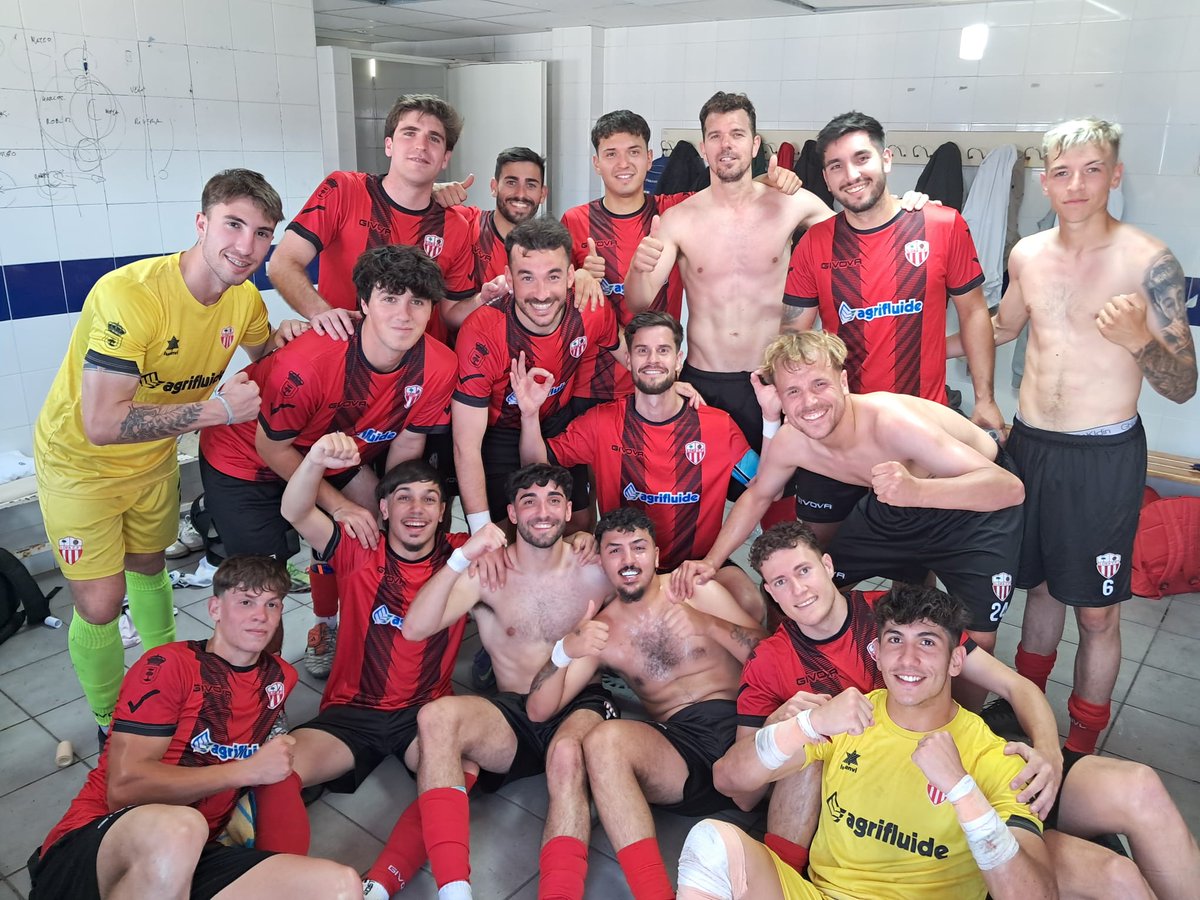 VICTORIA A DOMICILIO en el 1er partido del play off!! 💪💪
LA BANDA sigue AFINADA! 🎶
<a href="/LoraCFOficial/">LORACF</a> 
#ElValordeloNuestro
#VamosLora ❤️⚪❤️