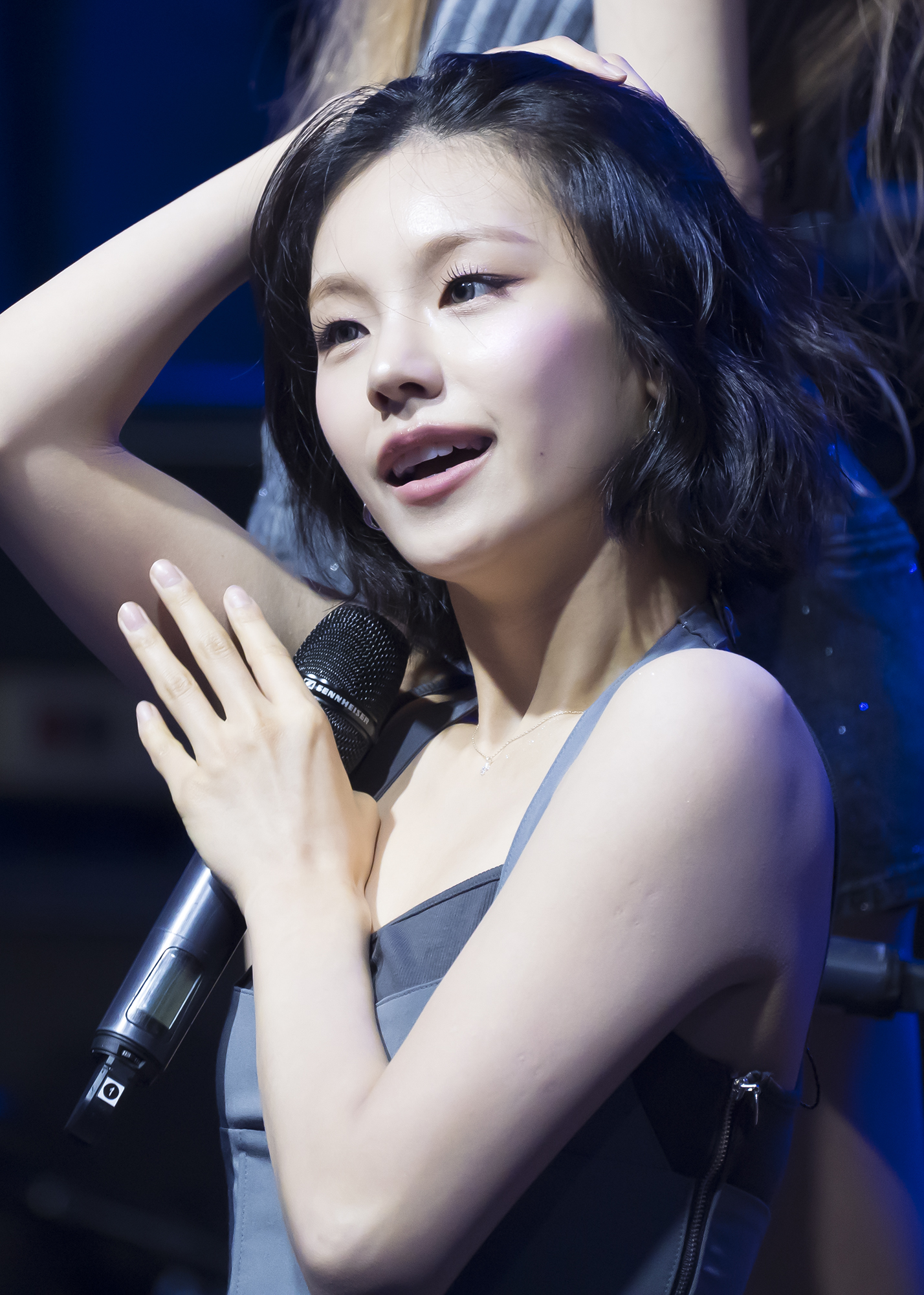 Amazon.co.jp: イェジ直筆サイン入り2Lサイズ写真…イッチ(ITZY