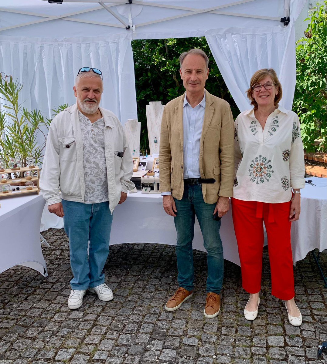 jrdavin's tweet photo. Parcours d’arts des ateliers de la boucle @VilleCroissy rencontre avec nos artistes professionnels #croissy #culture #art https://t.co/cNoER8WvEs