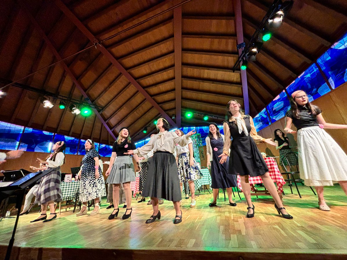 Dies d'estrenes: "LA BAGUET I LA ROSA" <a href="/CorZongora/">Cor Zóngora</a> a #elvendrell ILSE <a href="/VEUScorinfantil/">VEUS - Cor Infantil Amics de la Unió</a> <a href="/RogerPadulles/">Roger Padullés</a> <a href="/TraginArt/">TraginArt</a> <a href="/josepvilajover/">Josepvilajover</a> i "LOS QUE ESTAU AMB EL FRONT NÚVOL" <a href="/latlantidavic/">L'Atlàntida Vic</a> #rogervila #verdaguer