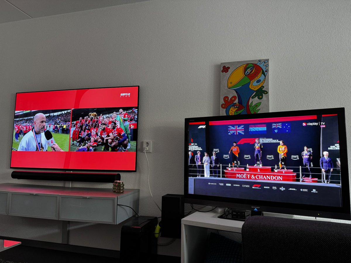 rikkruyssen's tweet photo. #SuperSunday #PSV #MaxVerstappen #Kampioenen #ForzaPSV 🏎️💨🥇 https://t.co/wzhWwg2u2N