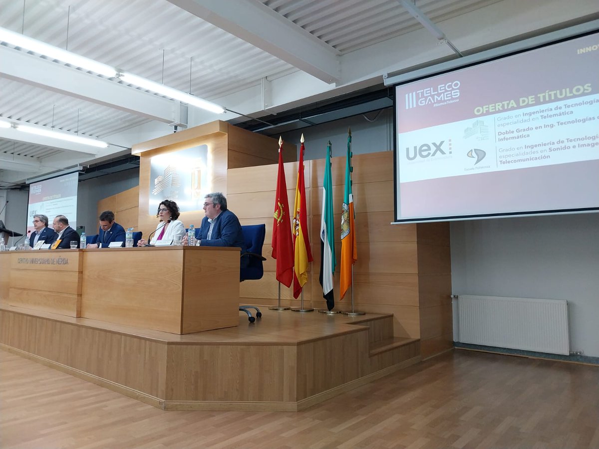 EPCC_Unex's tweet photo. @ciber_uex @jtorreci @infouex @EstudiantesEPCC @pedromnunez @pablogarguez @UExDivulga @PedroPardoUex @CUMe_UEx @CosladoJesus @CatedraUEXOeste @CatedraTEF_UEx @ChcEnergia @grupoincalexa @GammaSolutions @em3works_ @ecaptureDtech @Stemdo_io @codisats @Heuristic_es 🤝 Agradecemos a las autoridades académicas e institucionales, fundamentales para fomentar vocaciones científico-tecnológicas en nuestra región. ¡Gracias por estar ahí!. https://t.co/v2iz2t5U30