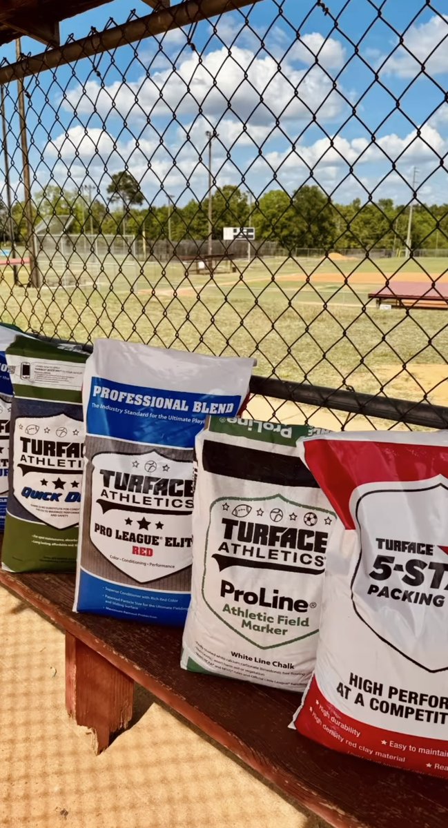 Turfaceproducts's tweet photo. On deck 🫡
This #dirt means business.
#turfaceproducts #dirtgottaloveit #turface https://t.co/VlyOjzQQJ9
