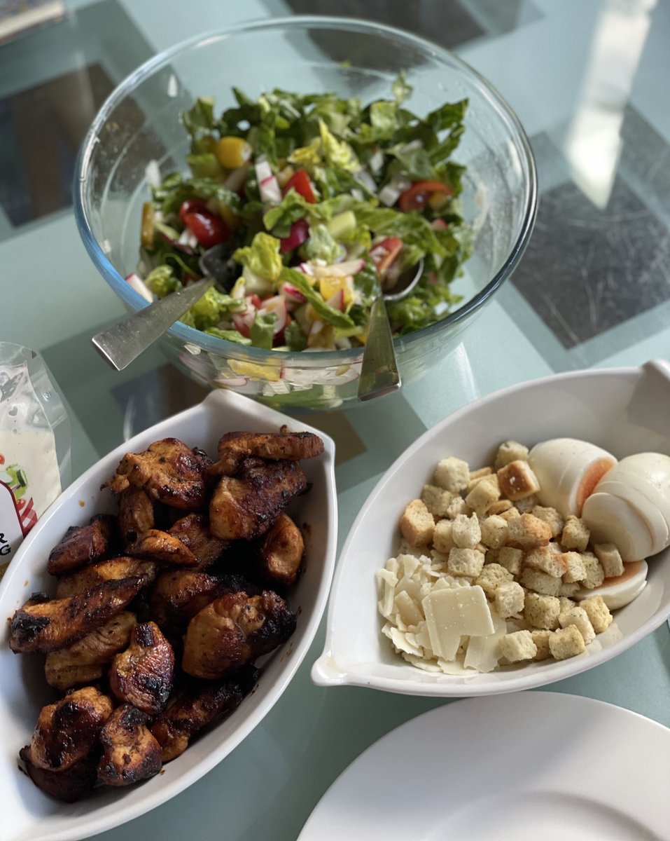 Sorry, mittags nur‘n kleiner Salat 🥗 😍😋#Andiskombüse