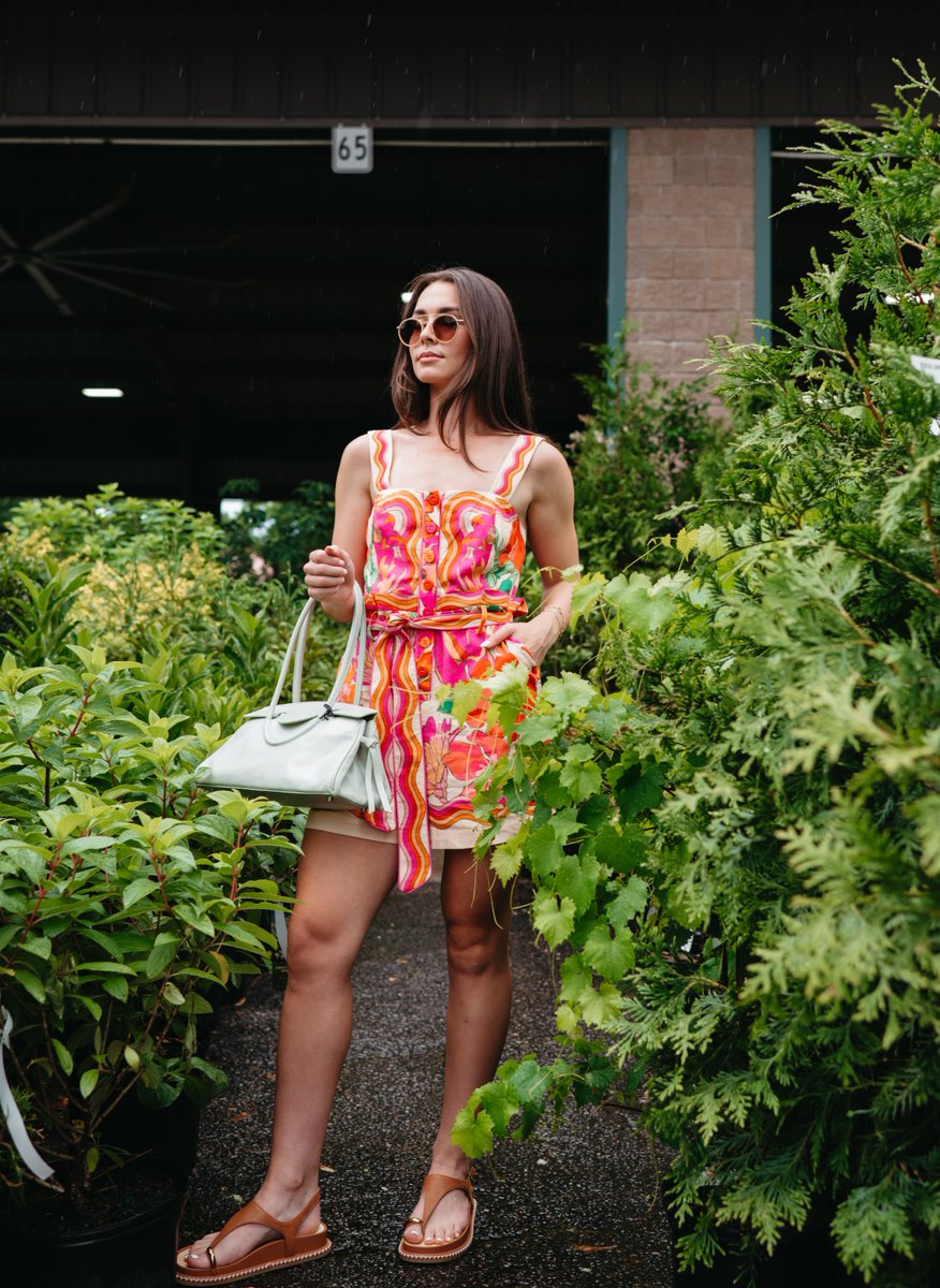 Planning a summer escape with this romper &amp; our passport 🌴🍹🌺