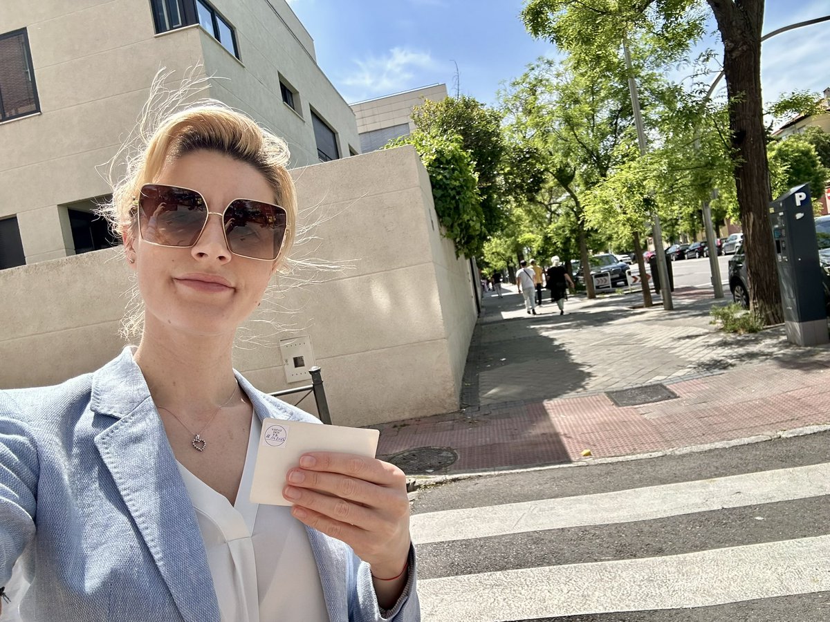 Ana-Maria Ioan (@amarie908) on Twitter photo Felicitari echipei <a href="/RumaniaenEspana/">Embajada de Rumanía en España</a> la Madrid pentru eficienta organizare si inlesnirea procesului de votare ! Felicitari echipei <a href="/RumaniaenEspana/">Embajada de Rumanía en España</a> la Madrid pentru eficienta organizare si inlesnirea procesului de votare !