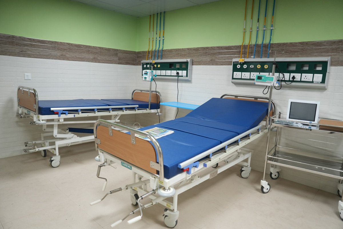 Inaugurated the new 7-storey block at Chittur Taluk Hospital in Palakkad-an expansion completed under KIIFB at a cost of ₹70.51 Cr. With 220 beds, 5 advanced OTs, and cutting-edge diagnostic facilities, this marks a major stride in strengthening Kerala’s public health sector.