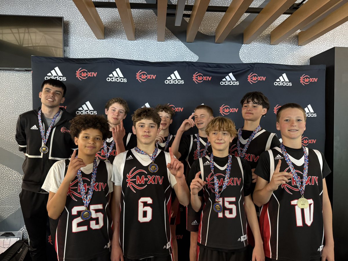 OneDayShootouts's tweet photo. 🏆Congrats to M14Hoops Black 1, 7th Boys Champion at today's One Day Spring Championships.

🇺🇸NEXT UP: May 24-25 Memorial Day Shootouts. https://t.co/voqG6sqLV5 https://t.co/bm3u1LvhkH