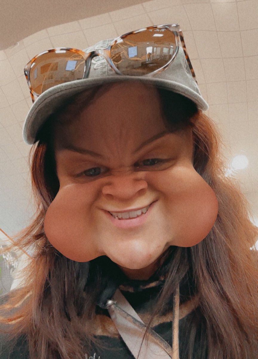 Madeawk01's tweet image. Happy Sunday and happy weekend y'all my family and friends I love y'all 🥰