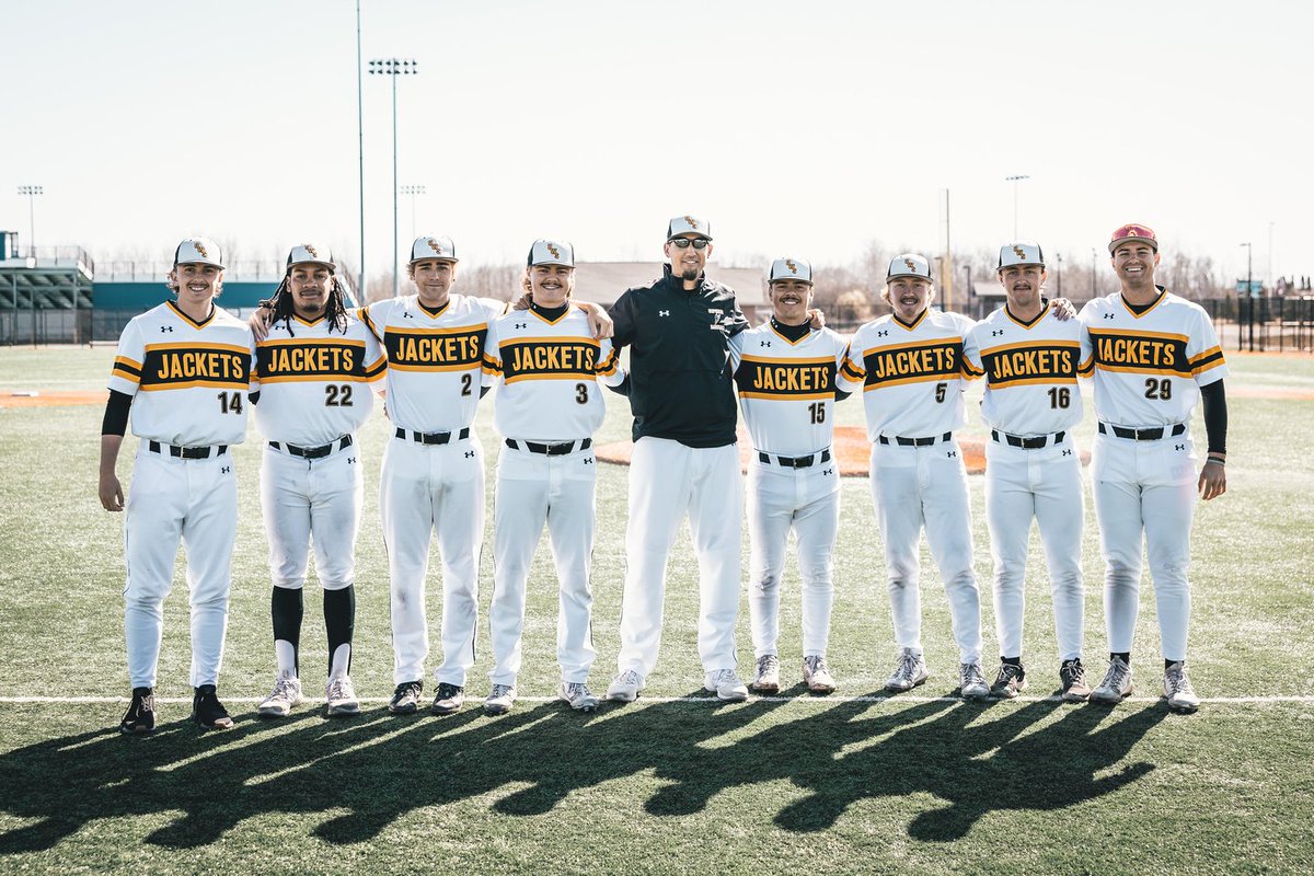 TJ Oakes tweet media