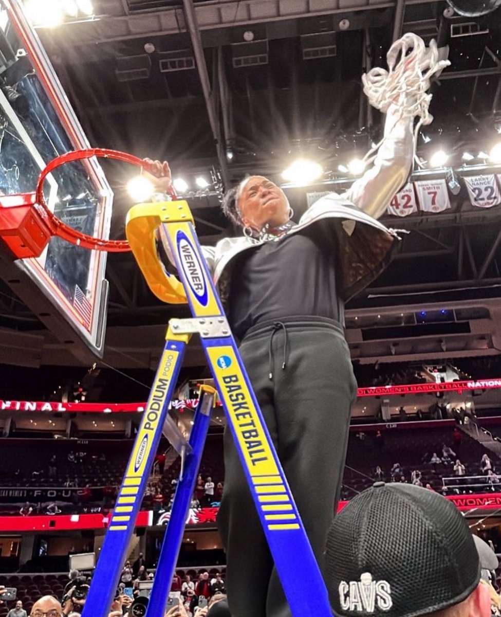 NCAA March Madness (@marchmadnesswbb) on Twitter photo Dawn Staley representing, and winning, at every level 📸
Newest member of the <a href="/FIBA/">FIBA Basketball</a> Hall of Fame. 👏
#NCAAWBB x <a href="/dawnstaley/">dawnstaley</a> Dawn Staley representing, and winning, at every level 📸
Newest member of the <a href="/FIBA/">FIBA Basketball</a> Hall of Fame. 👏
#NCAAWBB x <a href="/dawnstaley/">dawnstaley</a>