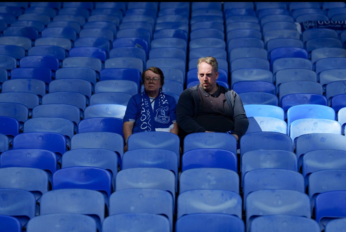 BaraFotbolliHuvudet tweet media