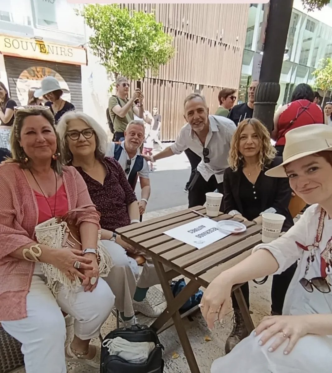 María Suré tweet media