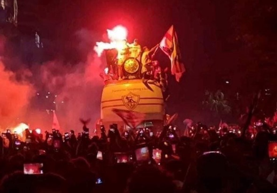 mohamadgad85's tweet photo. الزمالك 🇦🇹🏹
ده مش نادي كوره … ده نار تحت الرماد!
يتعب، ينزف، يتظلم… بس عمره ما يقع!
وجمهوره؟ جيش عاشق، واقف في الضهر دايمًا، بيهتف ديمًا، ويقول: “الزمالك فوق الكل… وغصب عن الكل!
#غير_خط_اتصالات_يازملكاوي 
#قاطع_اتصالات_مصر https://t.co/4vc1L1iU7m