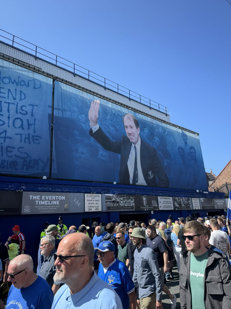 rossgraney9's tweet photo. What a day! Goodison is some place 💙💙 https://t.co/0HhZoLL7pK