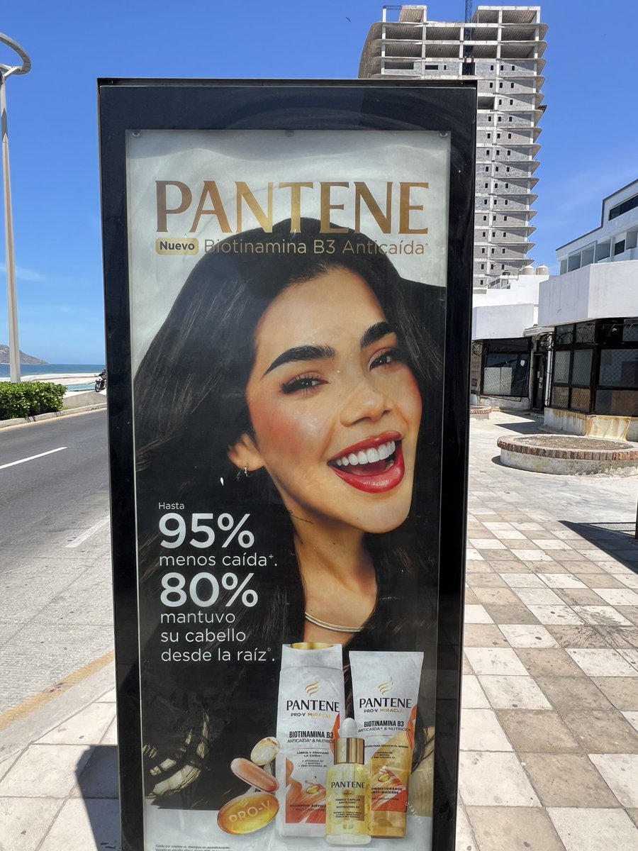 mariomateo's tweet photo. Um, @imbrettcooper, you have some explaining to do. 😆 Mexican Beauty Influencer? https://t.co/zcKVObdbA7