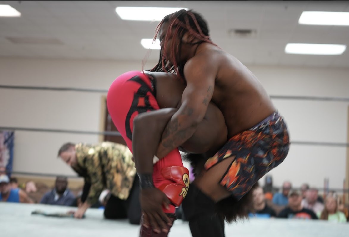TheyCallMeD0M's tweet photo. Violence in motion. By Donn Kester. #WWE #NXT #Hitmaker #Explorer #RAW #SmackDown #MLW #TNA #Next⬆️ #TheyCallMeDom #ProWrestling #5⭐️General #DombaMentality #SouthEastScareCrow https://t.co/imqEXV2rhP