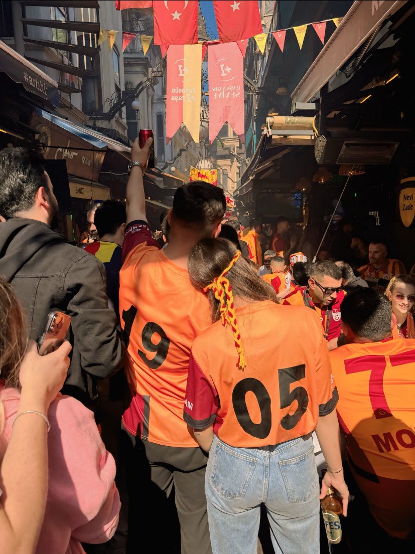 cimbomluderyaa's tweet photo. biz yaşayamadık da onu söyleyim biz yaşayamadık yani https://t.co/09F00jjaCf