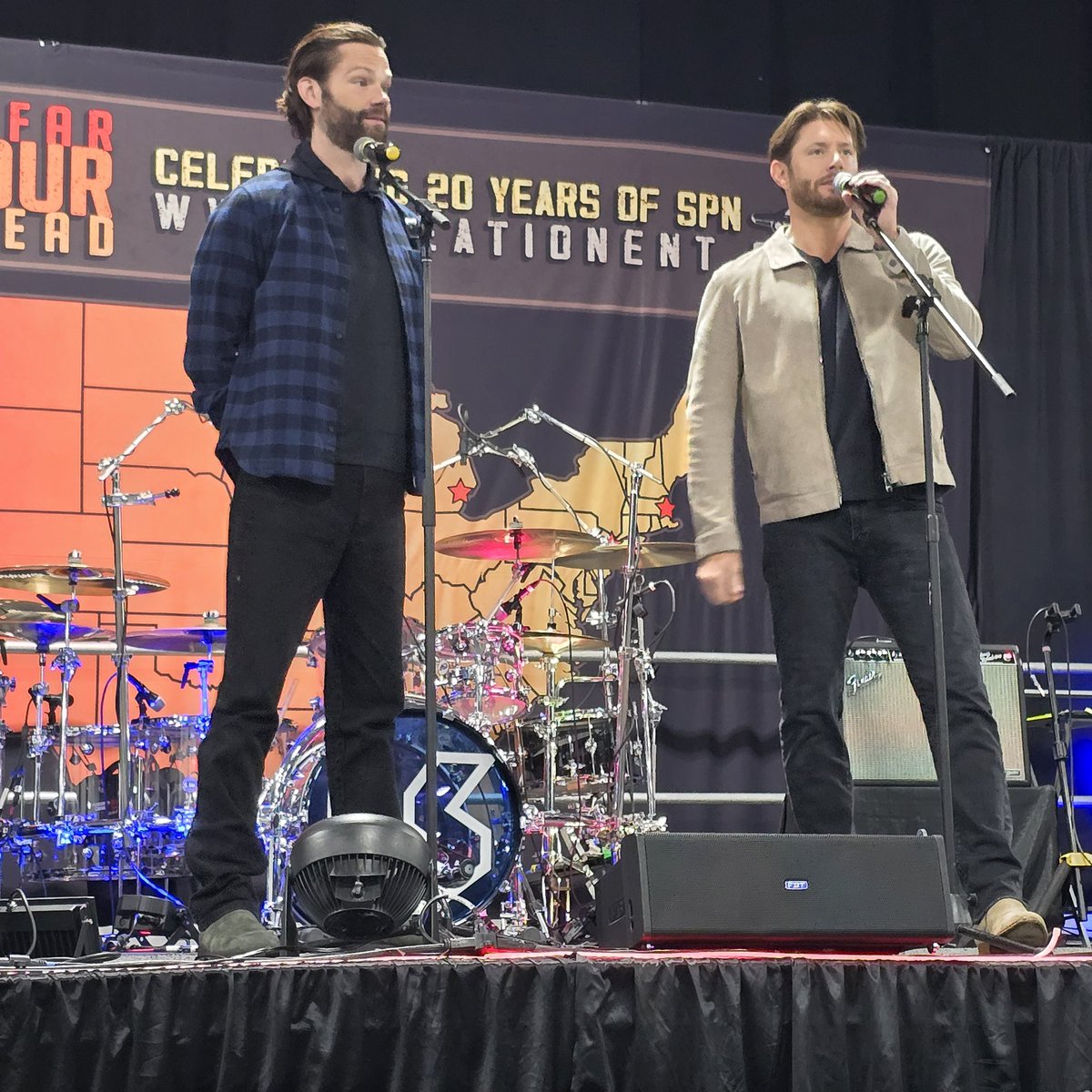 Fangasm (@fangasmspn) on Twitter photo Lol <a href="/JensenAckles/">Jensen Ackles</a> all proud of his great sleep he had to text it to <a href="/jarpad/">Jared Padalecki</a> #SPNNJ Lol <a href="/JensenAckles/">Jensen Ackles</a> all proud of his great sleep he had to text it to <a href="/jarpad/">Jared Padalecki</a> #SPNNJ