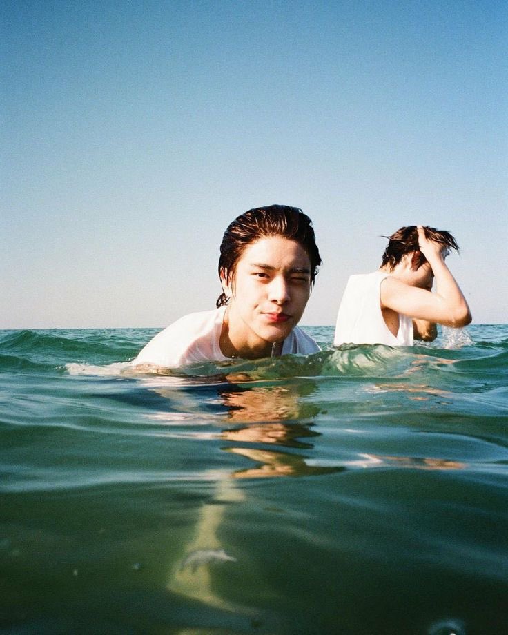 put him in the water and he’ll surely deliver 🌊

#제이크 #JAKE