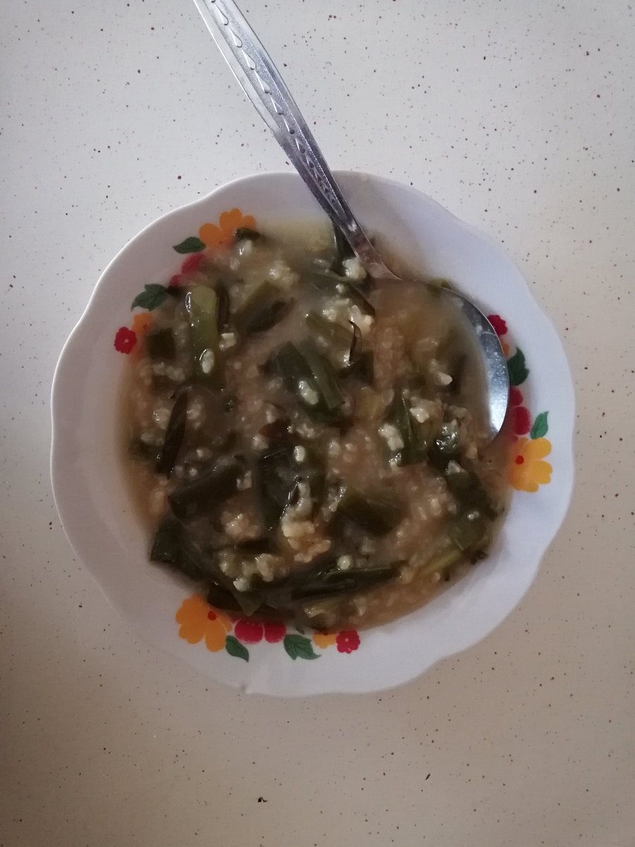 Hirçika çirêşê (حرچکا چرێشێ)

Birinc, çirêş/gulîk, don û kîkîwark/karî (heke hebe)

#XurekênKurdî
#Wan