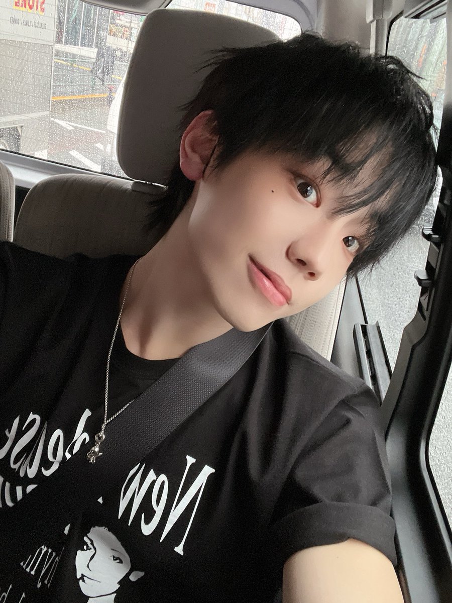 ELASTofficial's tweet photo. 행복하다♥️

#ELAST #엘라스트 #エラスト
#WONJUN #원준 #ウォンジュン https://t.co/pWWuefMHOD
